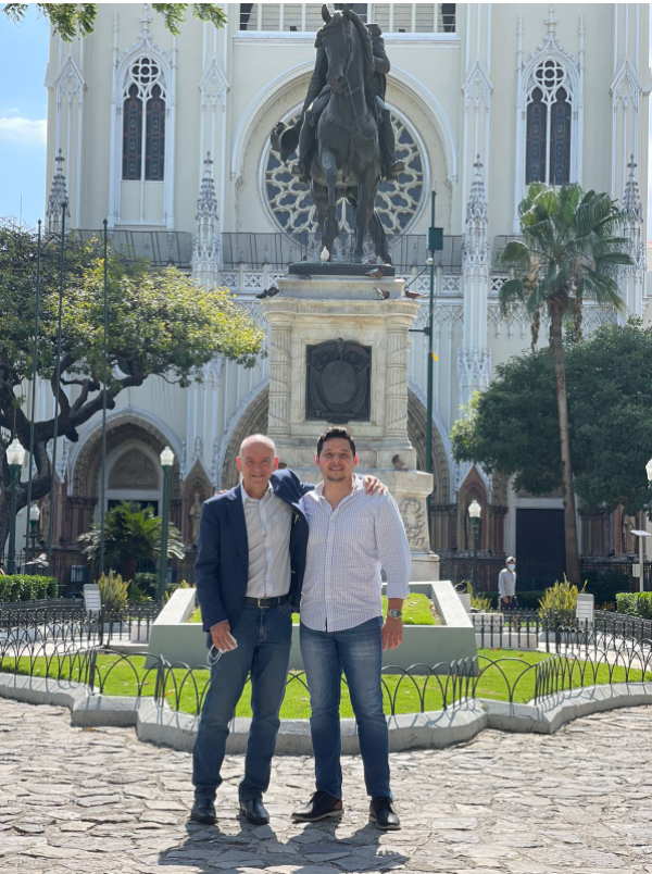 reunión de personas , reunion de alumnos